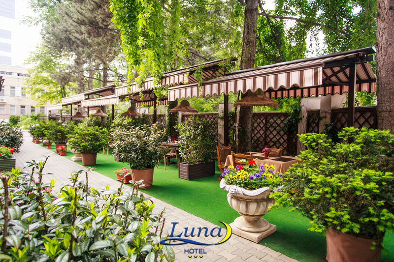 Luna Hotel Chisinau Exterior foto