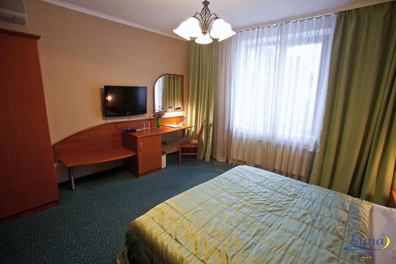 Luna Hotel Chisinau Exterior foto